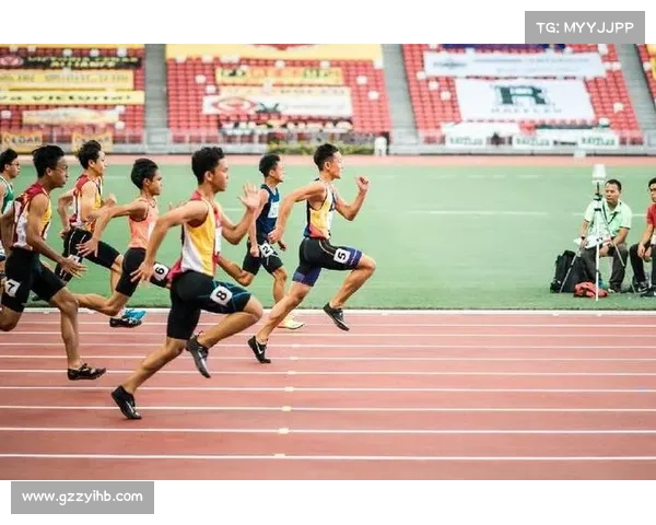 如何在中场指点霍伊伦提升表现并充分发挥其潜力